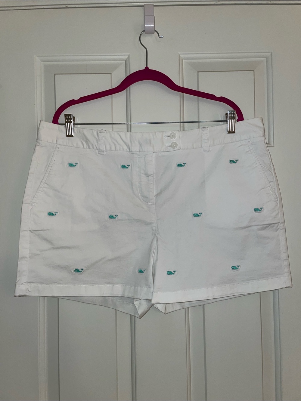 Vineyard Vines Whale Embroidered Shorts, New without tags, Size 14